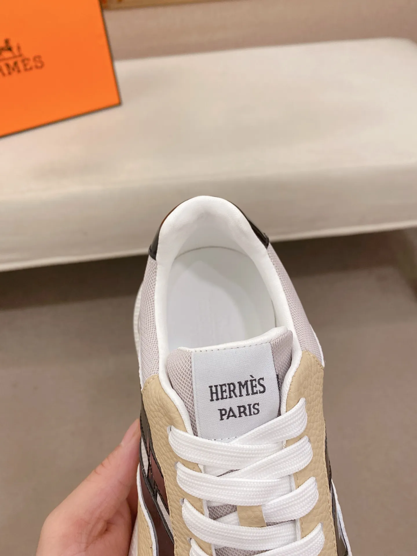 Factory price: 560💰《HERMES》【Classic Original Version】Hermès; Top 🔝 Purchasing Agency 🔍🔍Men's latest 🇺🇸 counters are on sale simultaneously, imported from Italy original ▲▲cowhide ▲▲ (high-end, nobility, class) ) Exquisite workmanship (Italian 🇮🇹 imported water-dyed 🐂 cowhide lining) sole: original sole provided by the original factory, ⚠️exclusive double-layer activity·TPR·rubber·combined molded outsole; super comfortable·wear-resistant·non-slip·environmental protection The real thing is more beautiful if you take the real thing (high quality, follow the order). You can enter and exit the counter at will * Number of yards: 38-44 (45 can be customized and cannot be returned or exchanged)